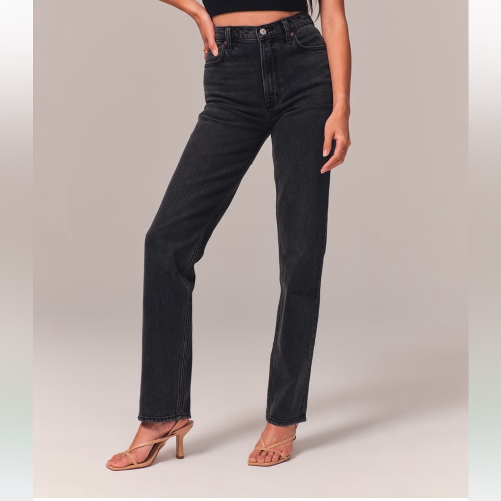 A&F Ultra High rise 90s Straight Jean